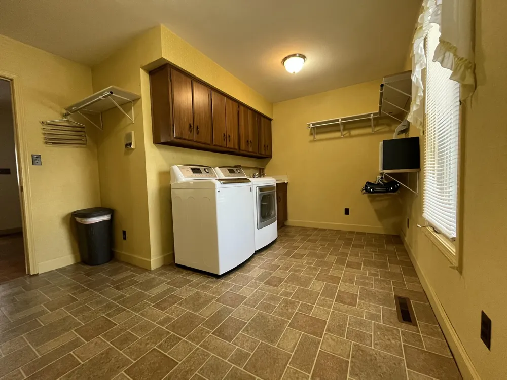 1111 Lake Pleasant Road Adams Township, MI 49242