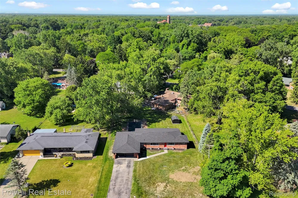 24139 Philip Drive Southfield City, MI 48075