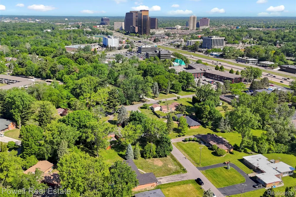 24139 Philip Drive Southfield City, MI 48075