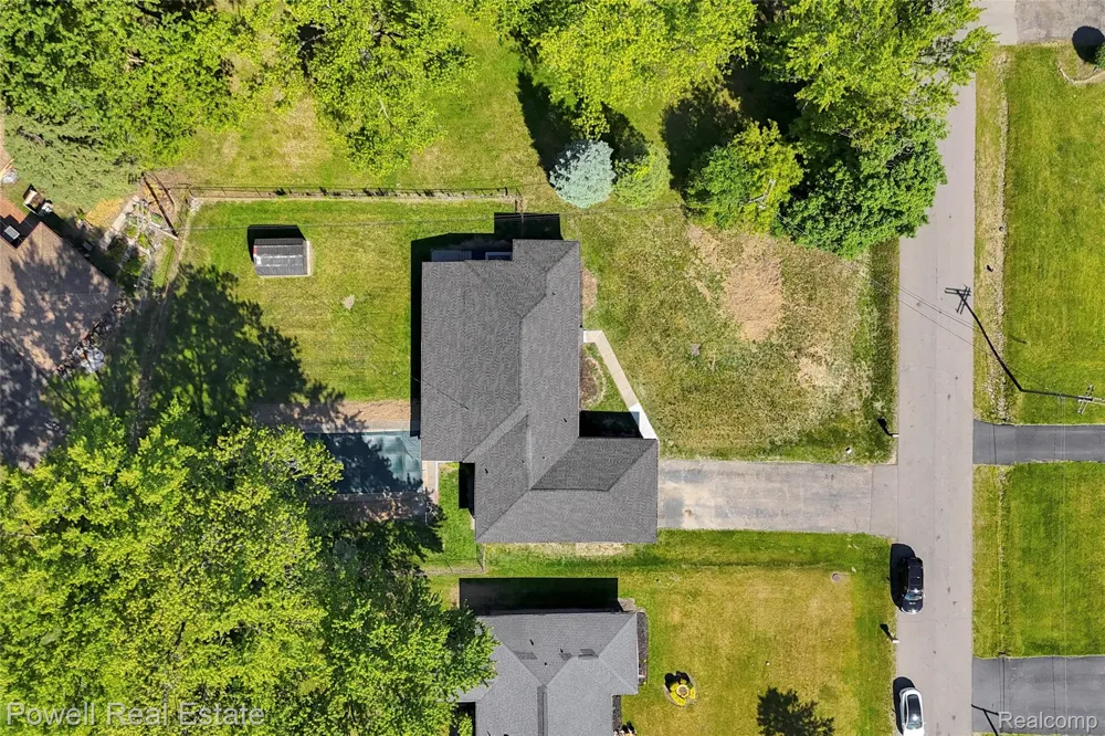 24139 Philip Drive Southfield City, MI 48075