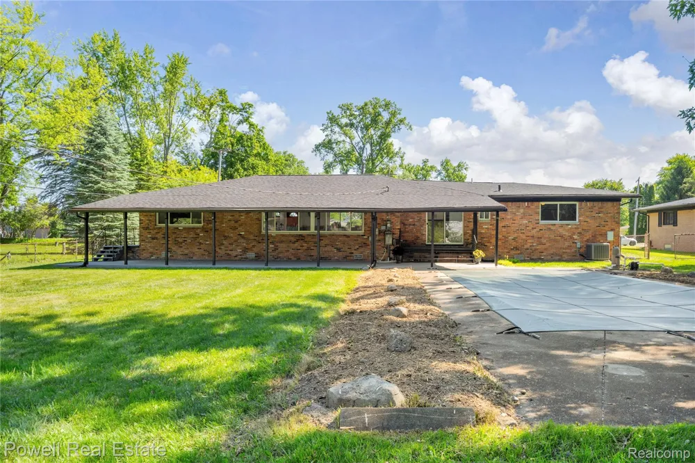 24139 Philip Drive Southfield City, MI 48075