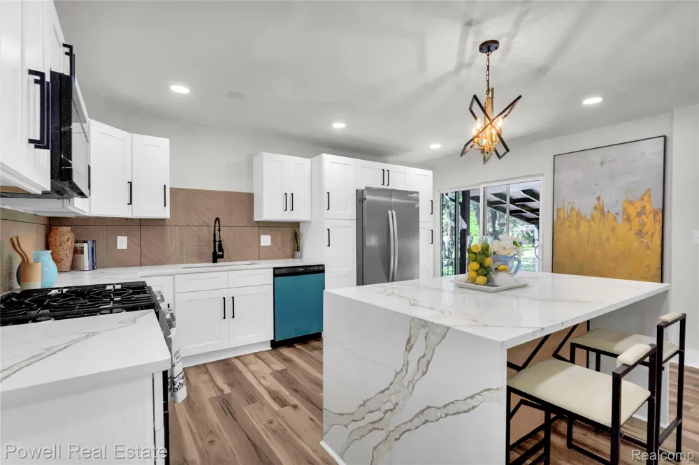 24139 Philip Drive Southfield City, MI 48075