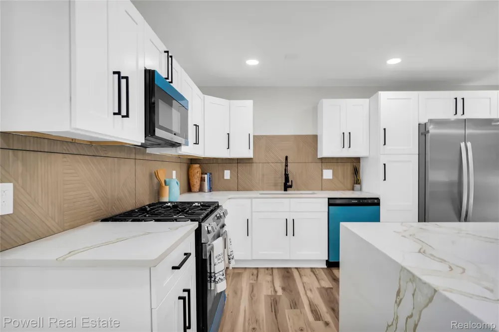 24139 Philip Drive Southfield City, MI 48075