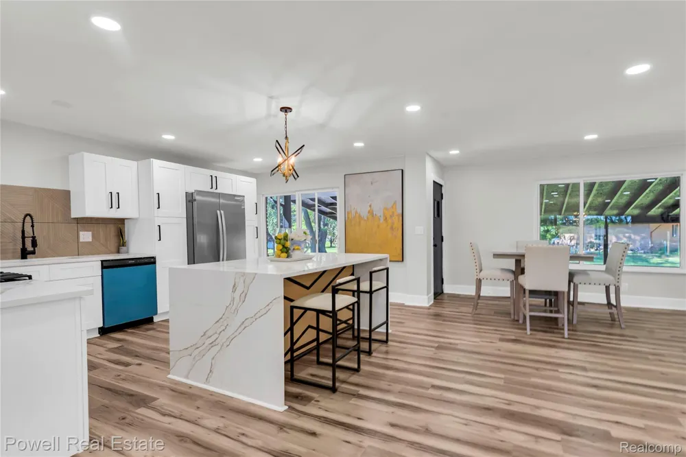 24139 Philip Drive Southfield City, MI 48075