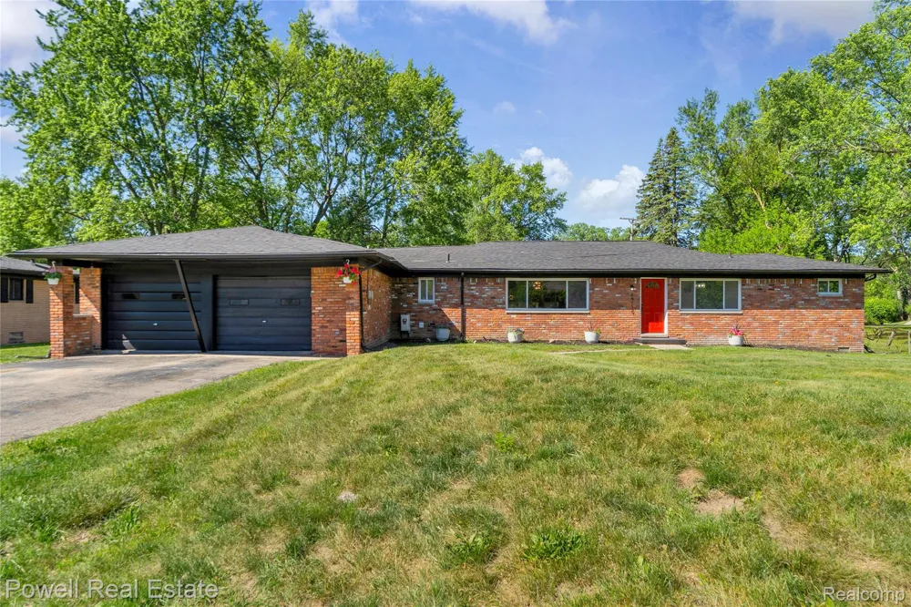 24139 Philip Drive Southfield City, MI 48075