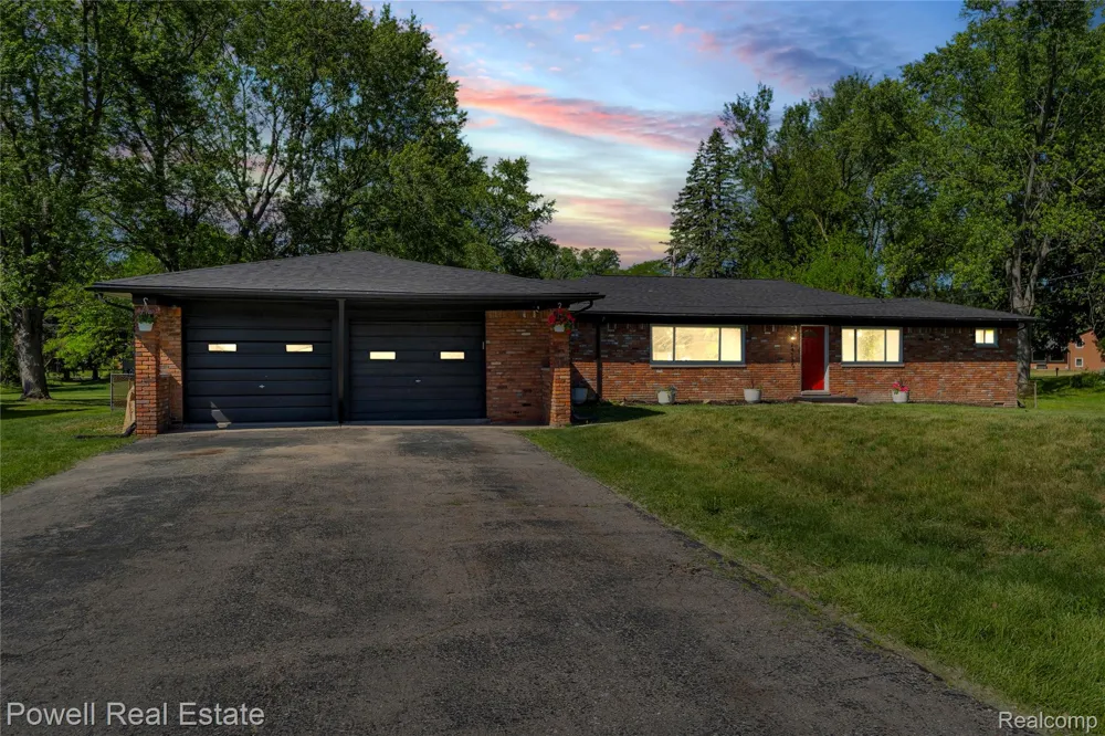 24139 Philip Drive Southfield City, MI 48075