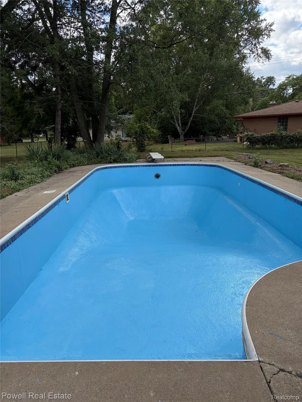 24139 Philip Drive Southfield City, MI 48075