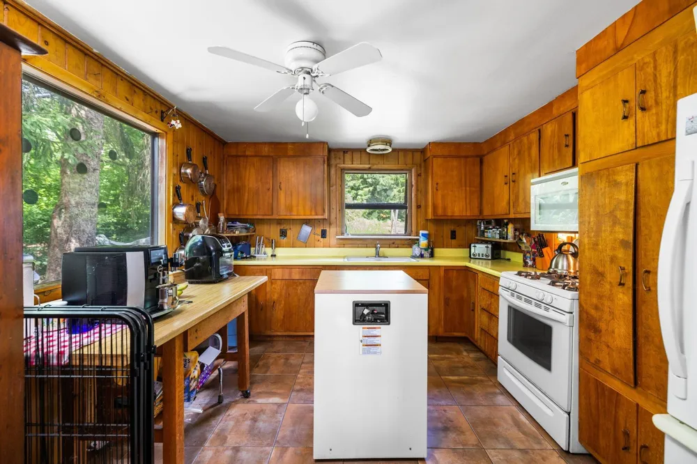 8370 Lake Of The Woods Road Custer Township, MI 49615