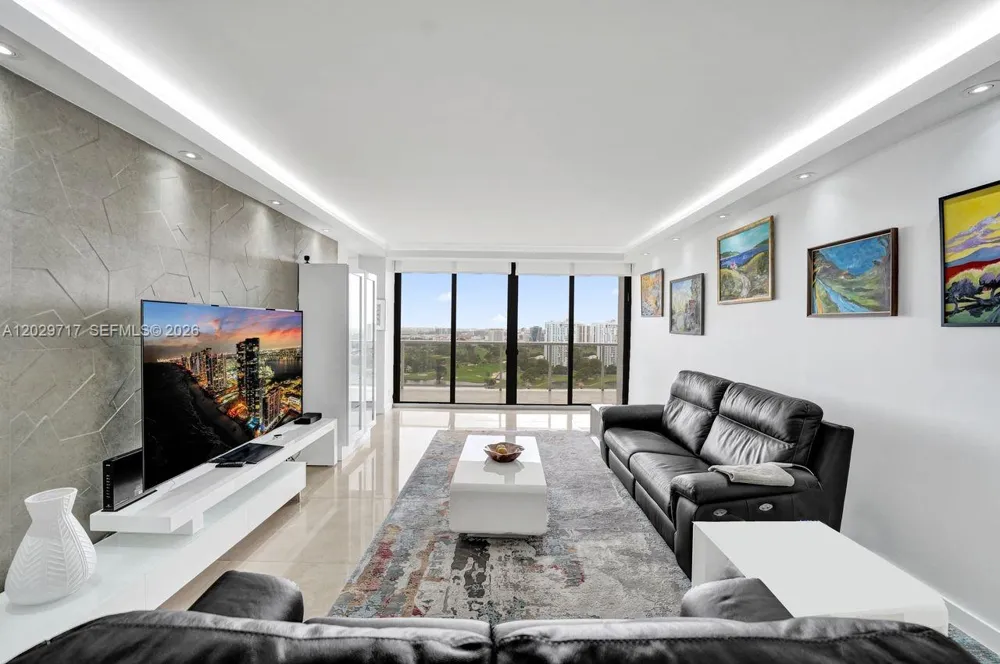 20281 E Country Club Dr #2209 Aventura, FL 33180