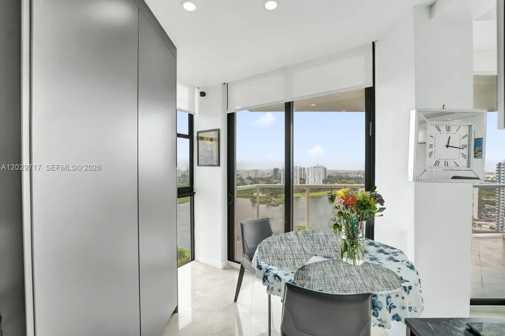 20281 E Country Club Dr #2209 Aventura, FL 33180
