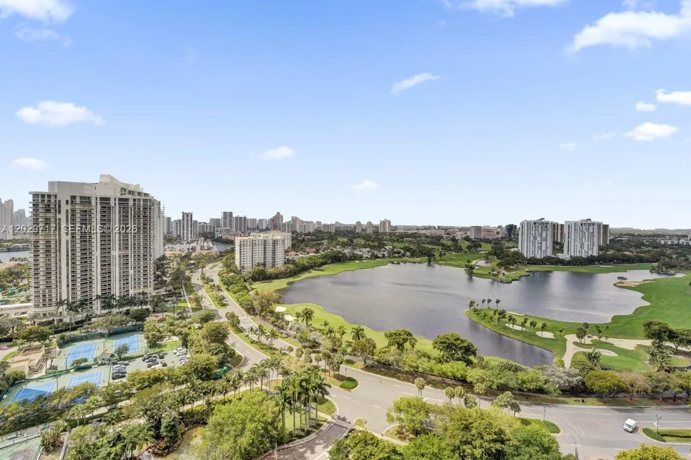 20281 E Country Club Dr #2209 Aventura, FL 33180