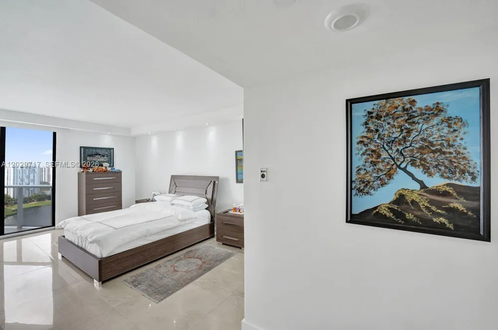20281 E Country Club Dr #2209 Aventura, FL 33180