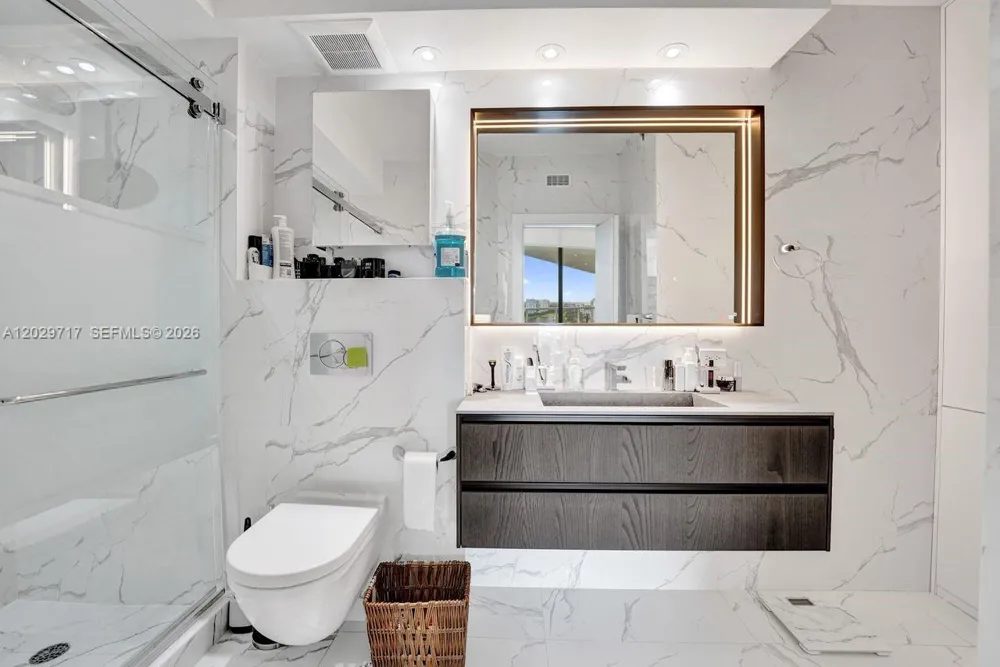 20281 E Country Club Dr #2209 Aventura, FL 33180