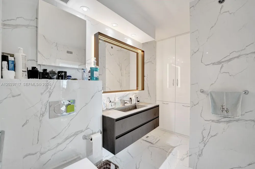 20281 E Country Club Dr #2209 Aventura, FL 33180