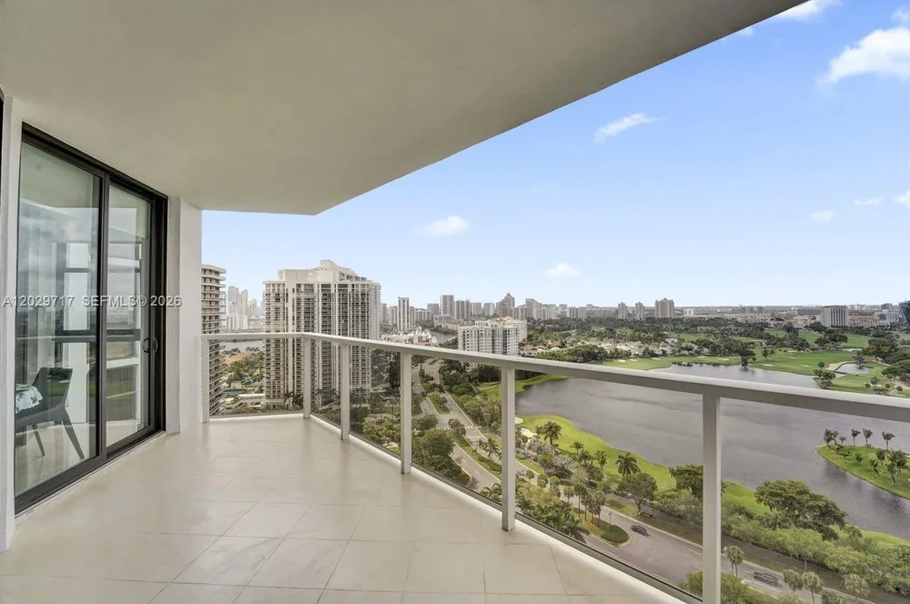 20281 E Country Club Dr #2209 Aventura, FL 33180