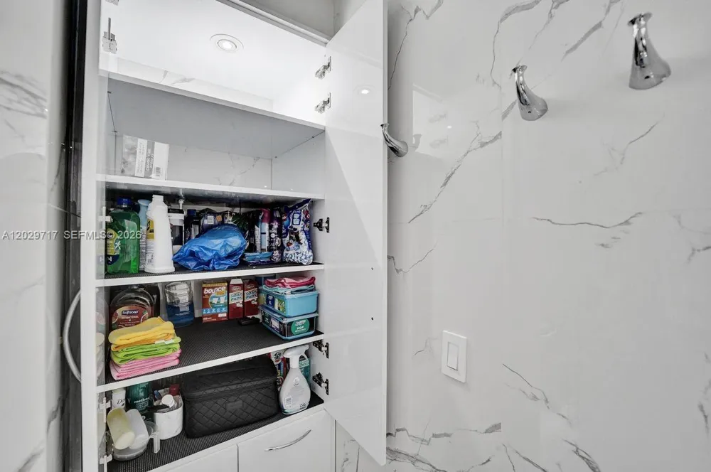20281 E Country Club Dr #2209 Aventura, FL 33180