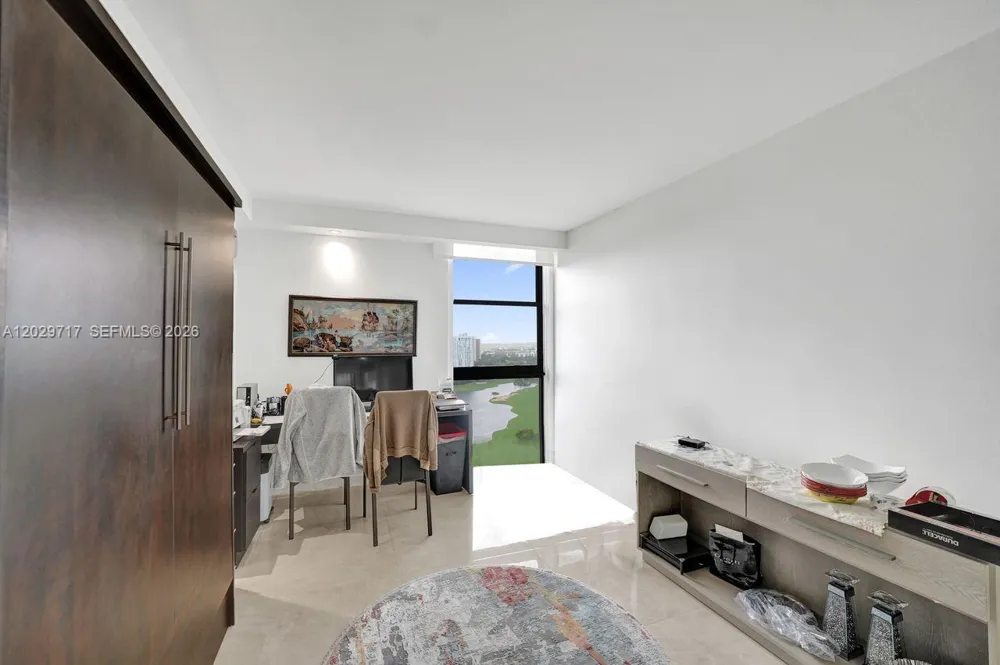 20281 E Country Club Dr #2209 Aventura, FL 33180