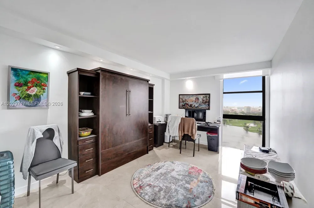 20281 E Country Club Dr #2209 Aventura, FL 33180