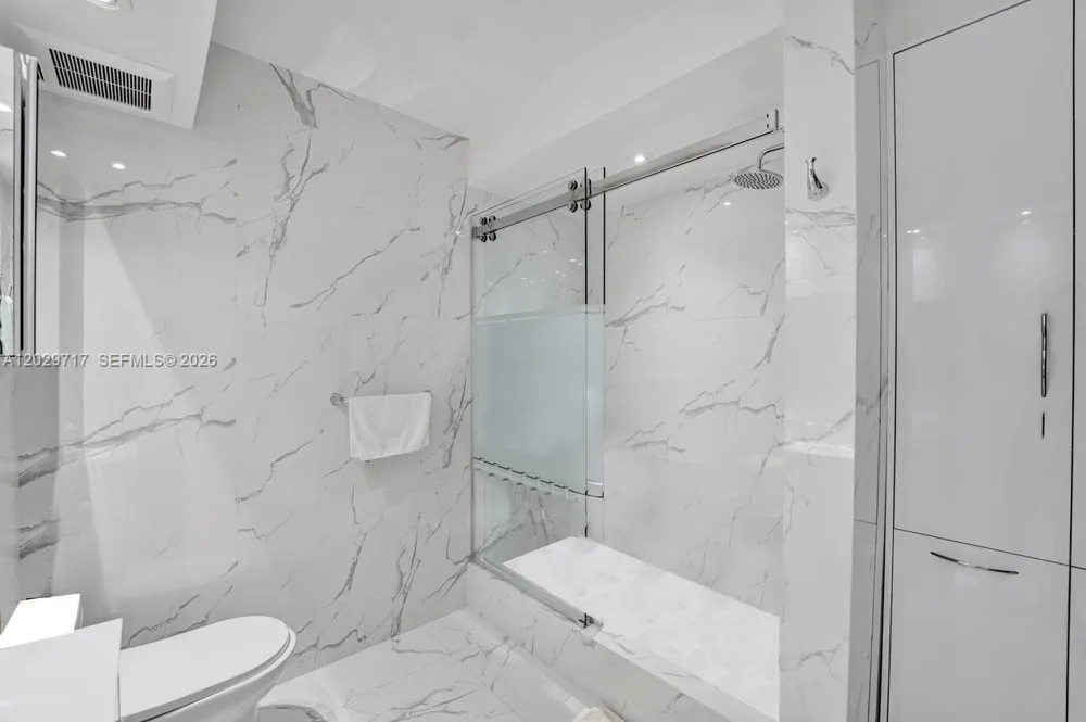 20281 E Country Club Dr #2209 Aventura, FL 33180