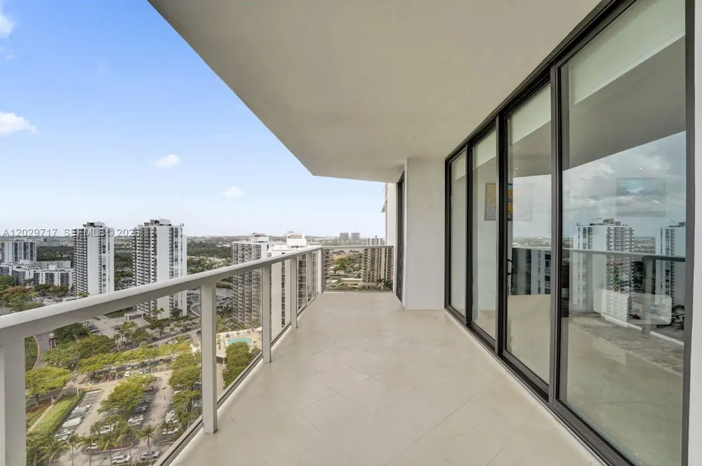 20281 E Country Club Dr #2209 Aventura, FL 33180