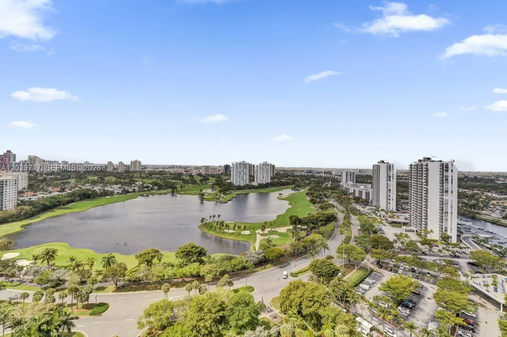 20281 E Country Club Dr #2209 Aventura, FL 33180