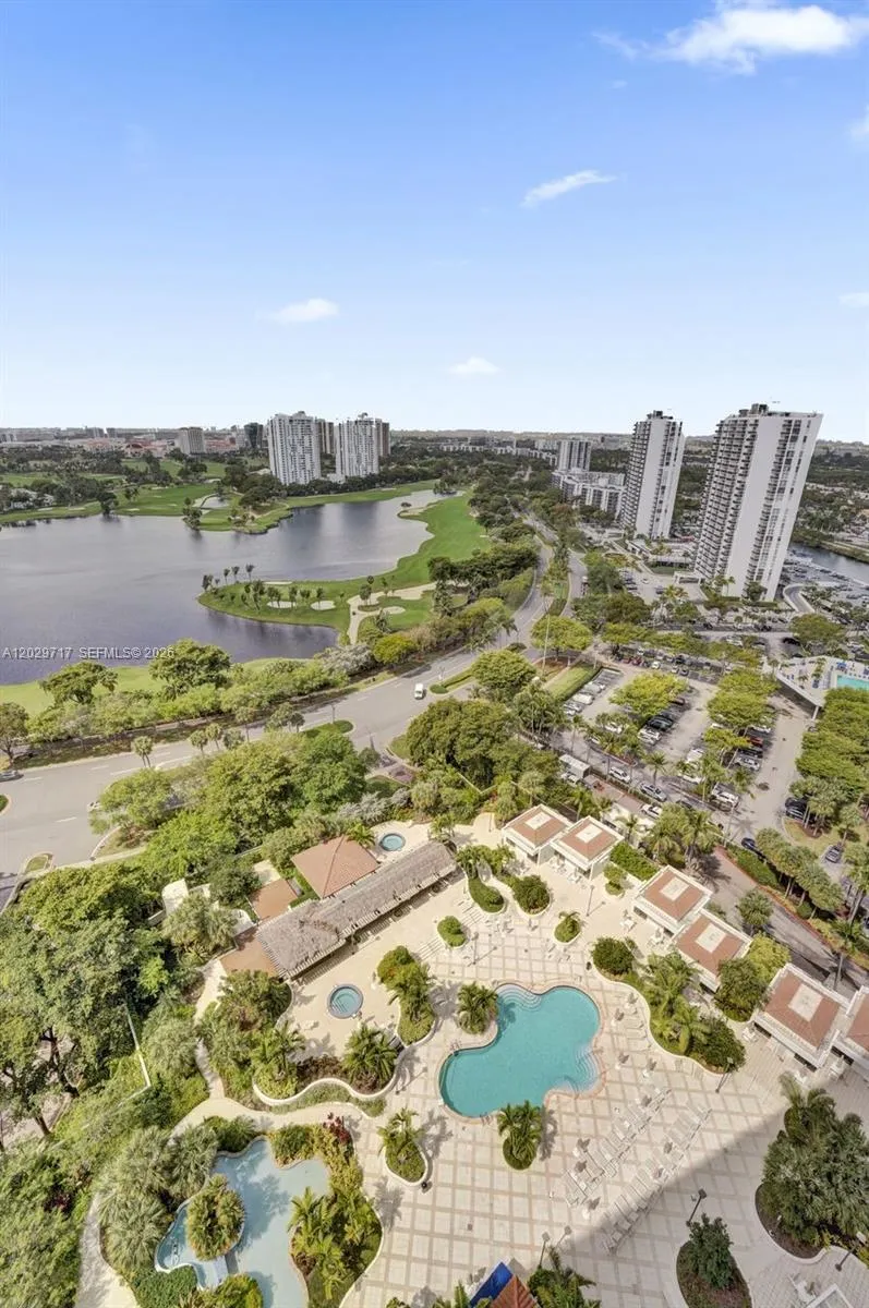 20281 E Country Club Dr #2209 Aventura, FL 33180