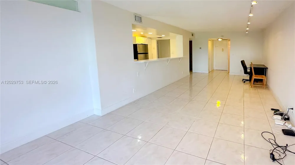 800 Parkview Dr #323 Hallandale Beach, FL 33009