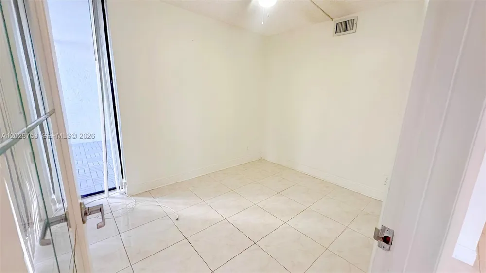 800 Parkview Dr #323 Hallandale Beach, FL 33009