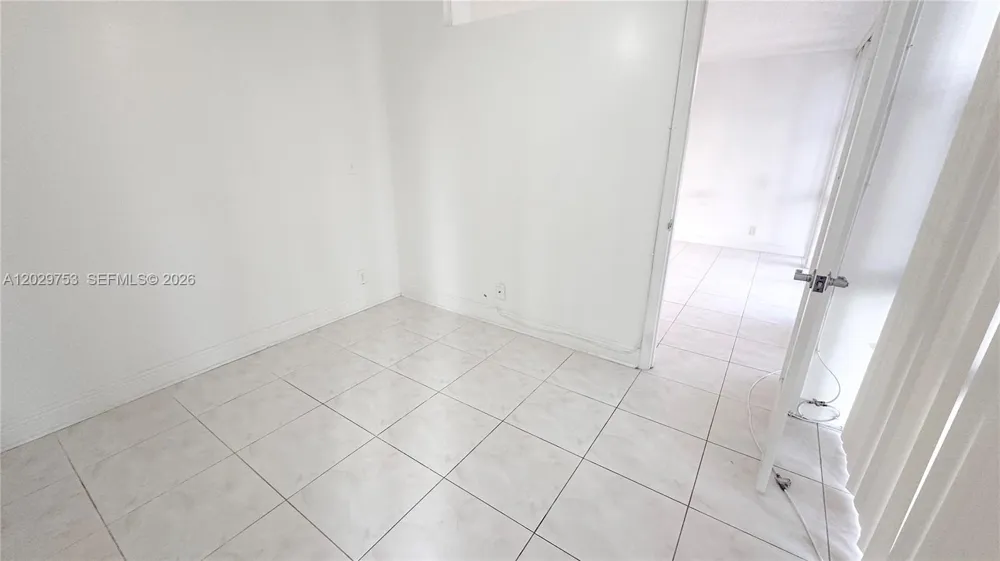 800 Parkview Dr #323 Hallandale Beach, FL 33009