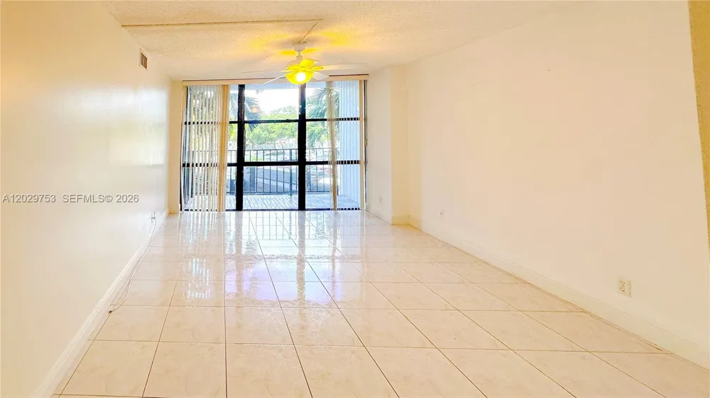 800 Parkview Dr #323 Hallandale Beach, FL 33009