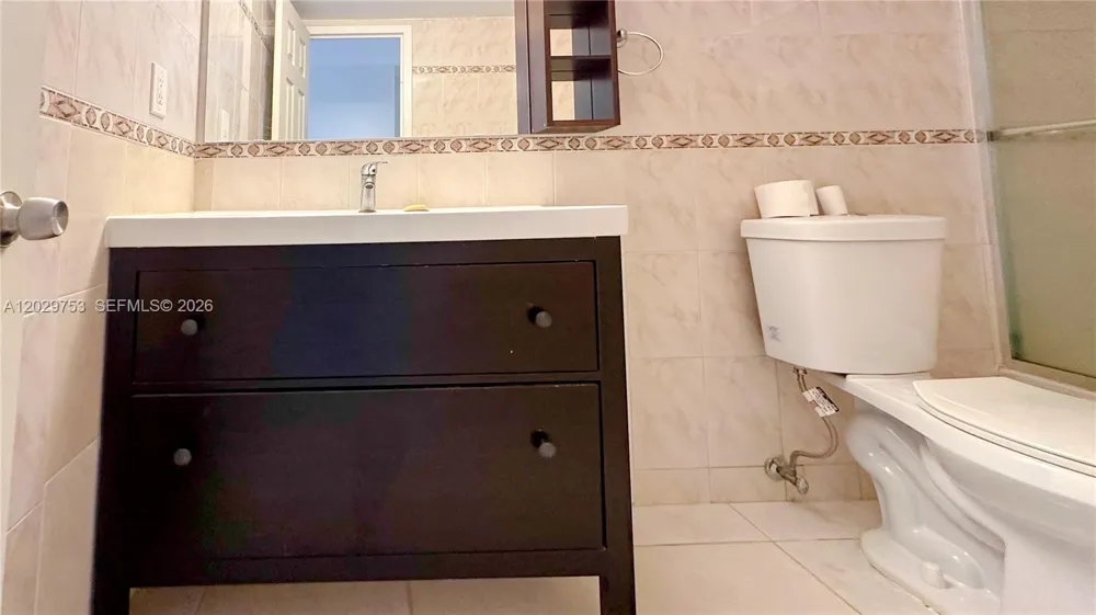 800 Parkview Dr #323 Hallandale Beach, FL 33009