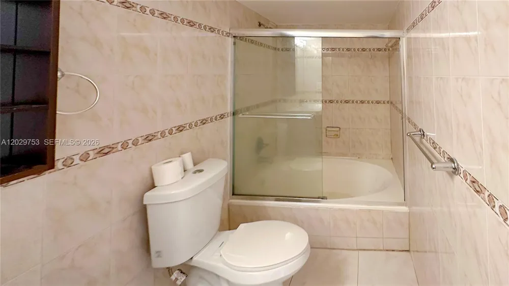 800 Parkview Dr #323 Hallandale Beach, FL 33009