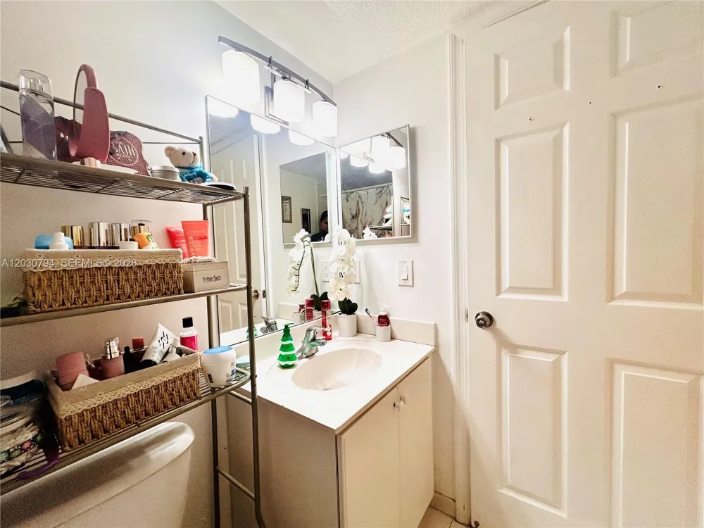 22801 SW 88th Pl #202 Cutler Bay, FL 33190