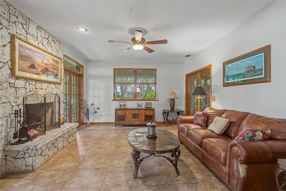 8200 SW 182nd St Palmetto Bay, FL 33157
