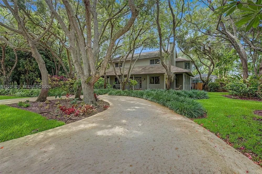 8200 SW 182nd St Palmetto Bay, FL 33157