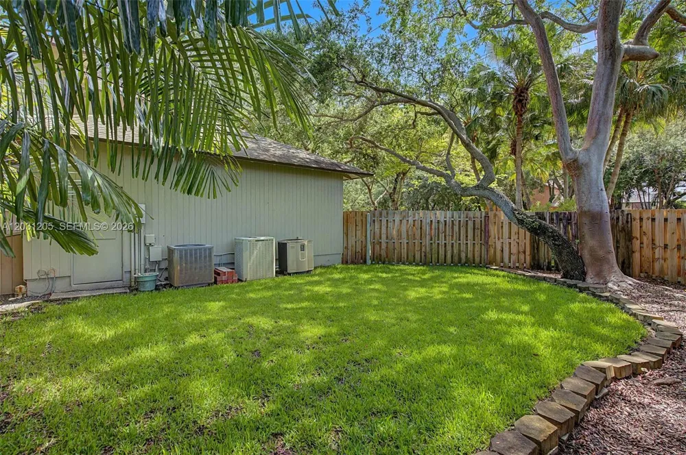 8200 SW 182nd St Palmetto Bay, FL 33157
