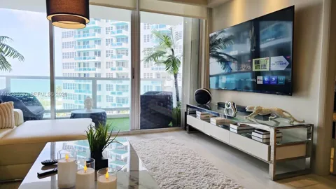 5151 Collins Ave #726