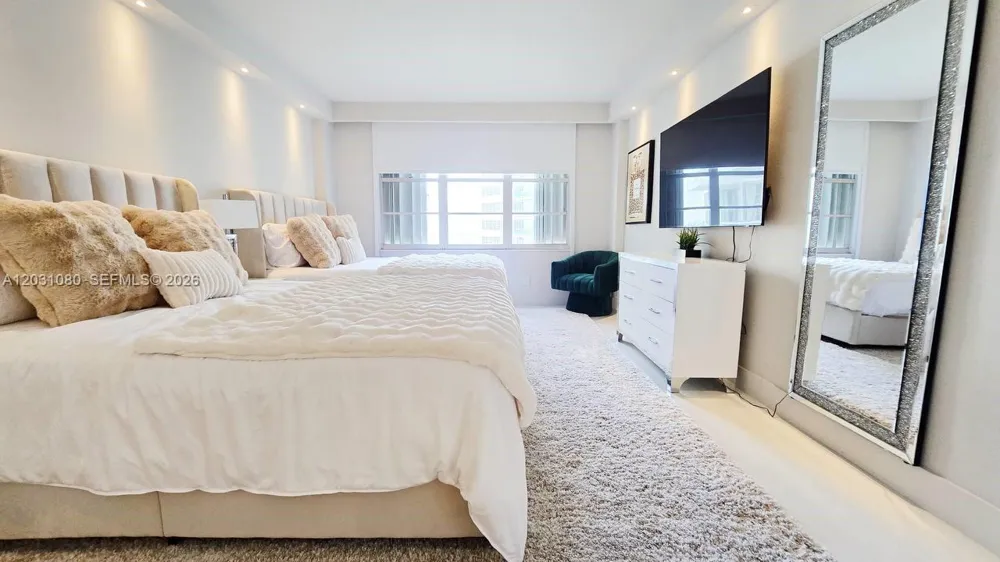 5151 Collins Ave #726 Miami Beach, FL 33140