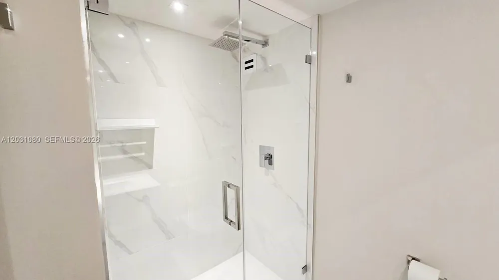 5151 Collins Ave #726 Miami Beach, FL 33140