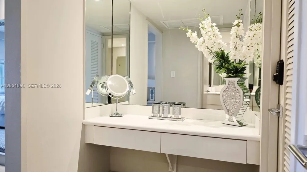 5151 Collins Ave #726 Miami Beach, FL 33140