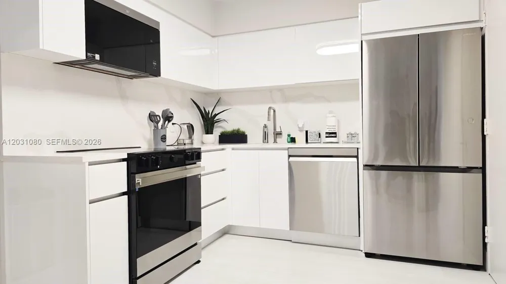 5151 Collins Ave #726 Miami Beach, FL 33140