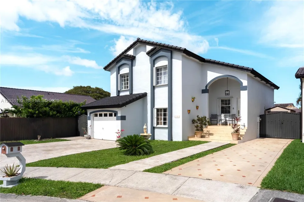 1084 SW 142nd Pl Miami, FL 33184