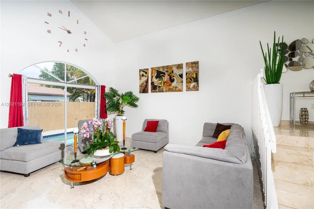 1084 SW 142nd Pl Miami, FL 33184