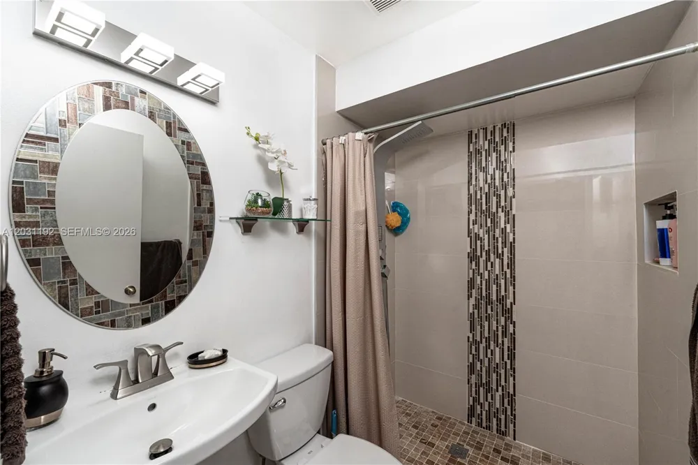 1084 SW 142nd Pl Miami, FL 33184