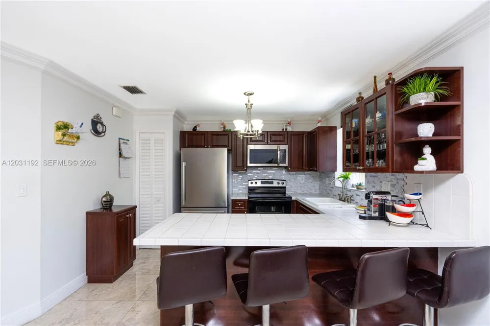 1084 SW 142nd Pl Miami, FL 33184