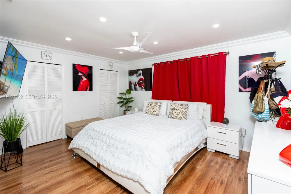 1084 SW 142nd Pl Miami, FL 33184