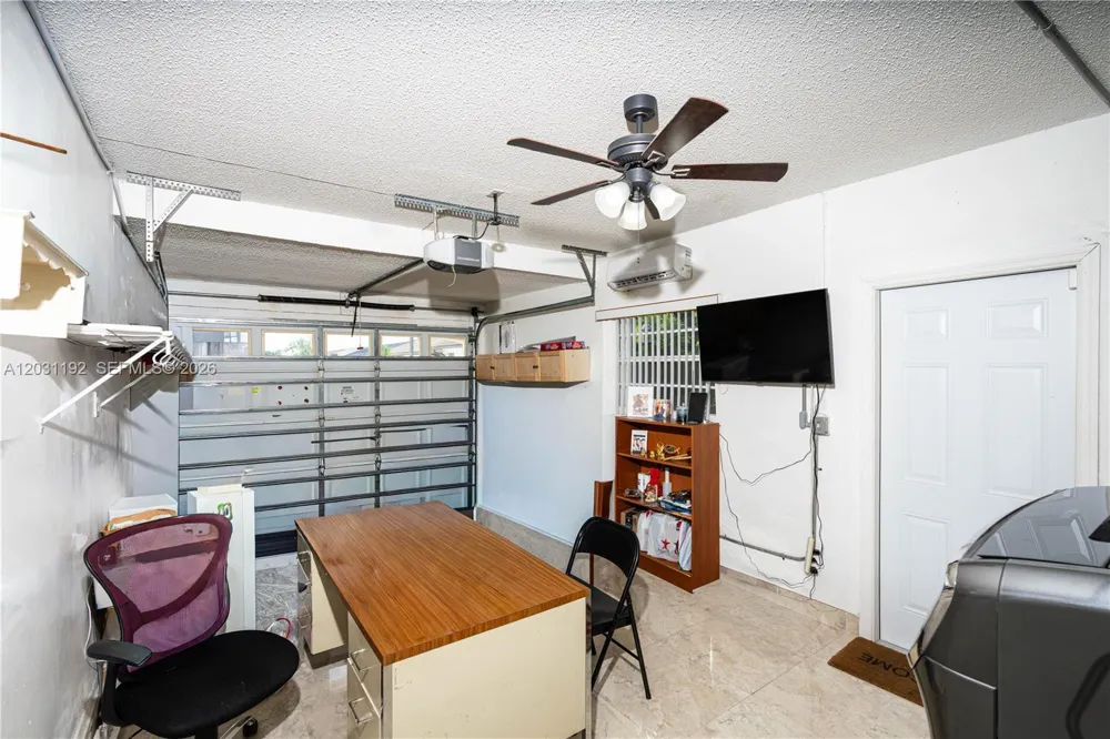 1084 SW 142nd Pl Miami, FL 33184