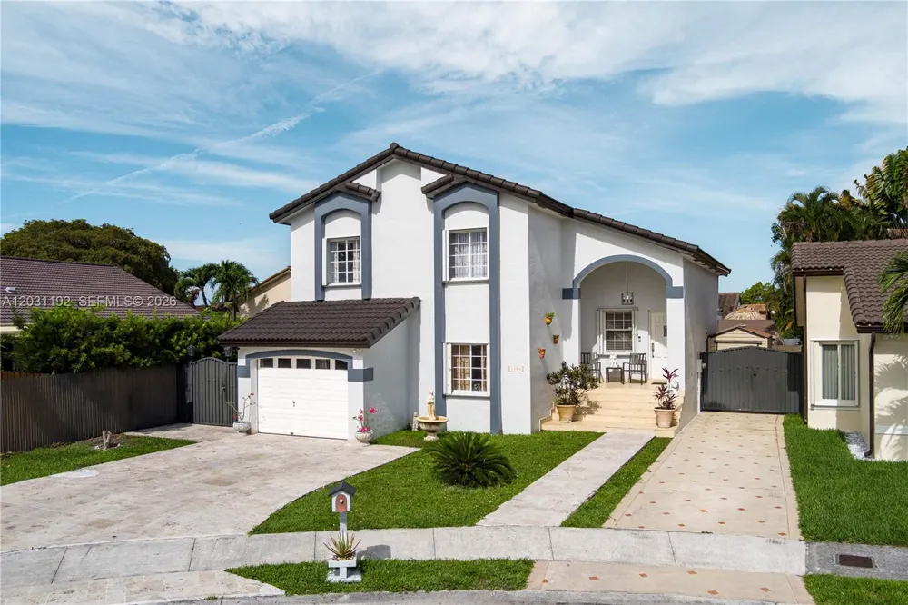 1084 SW 142nd Pl Miami, FL 33184