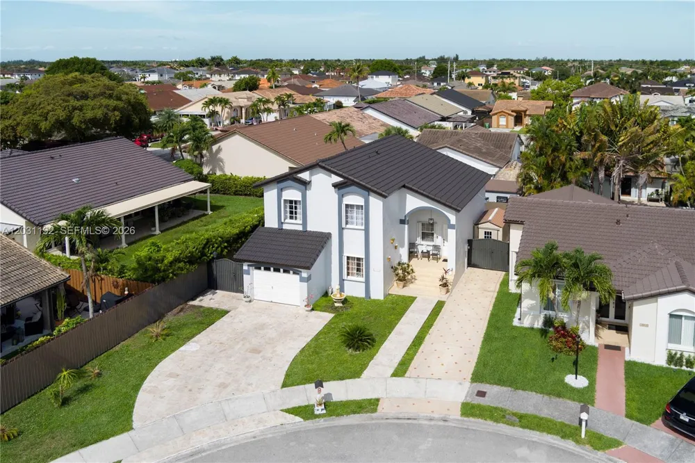 1084 SW 142nd Pl Miami, FL 33184