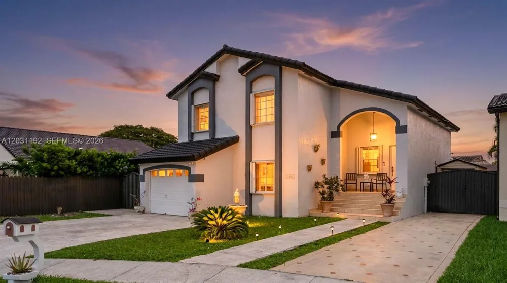 1084 SW 142nd Pl Miami, FL 33184